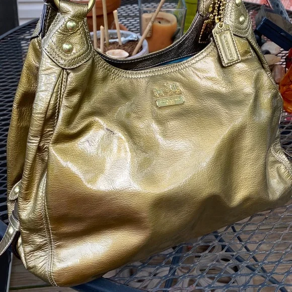 EUC Coach Maggie Antique Soft patent leather purse - Picture 3 of 16
